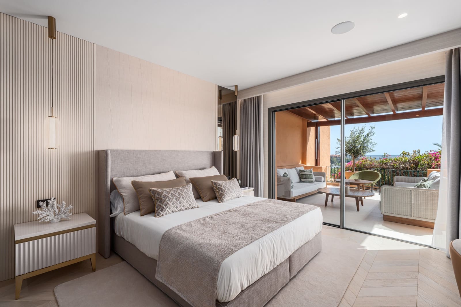 4 bedroom Apartment for sale in Marbella with pool garage - € 2,975,000 (Ref: 9845140)