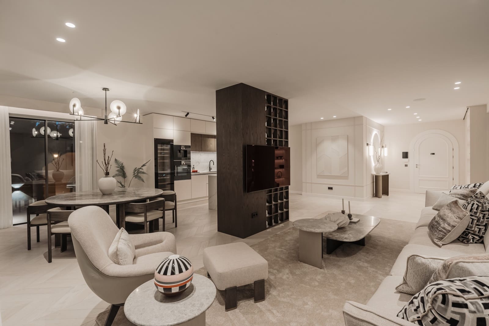 4 bedroom Apartment for sale in Marbella with pool garage - € 2,975,000 (Ref: 9845140)