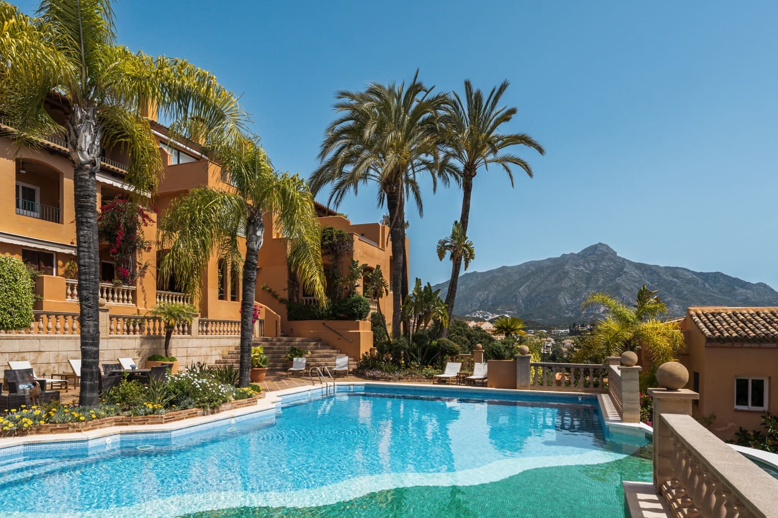 4 bedroom Apartment for sale in Marbella with pool garage - € 2,975,000 (Ref: 9845140)