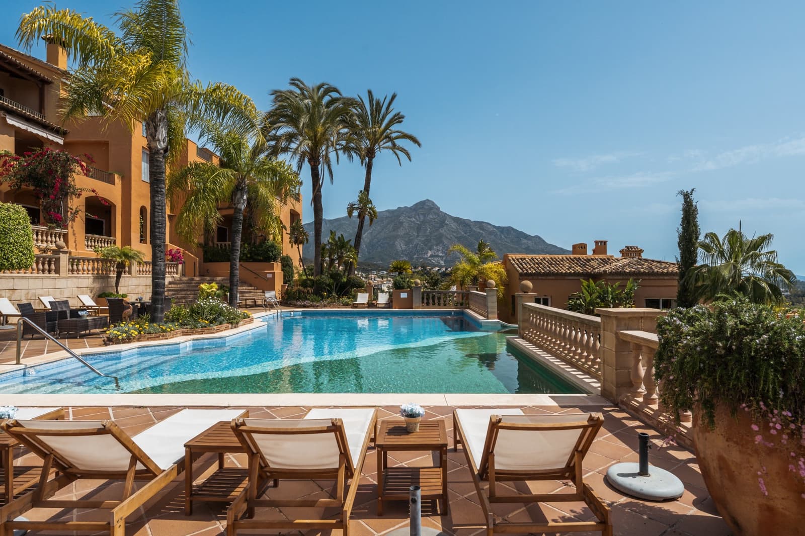 4 bedroom Apartment for sale in Marbella with pool garage - € 2,975,000 (Ref: 9845140)
