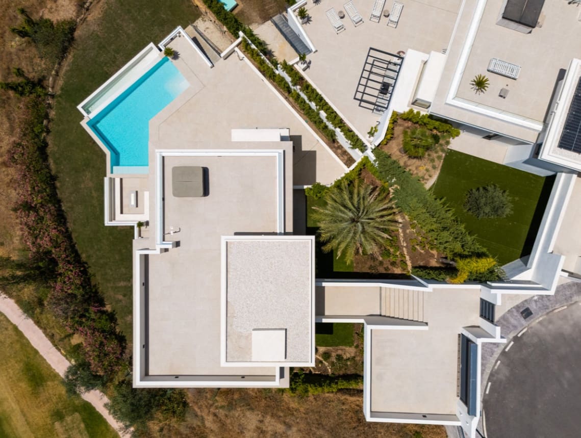 4 sypialnia Willa na sprzedaż w Marbella z basenem garażem - 3 000 000 € (Ref: 9845145)