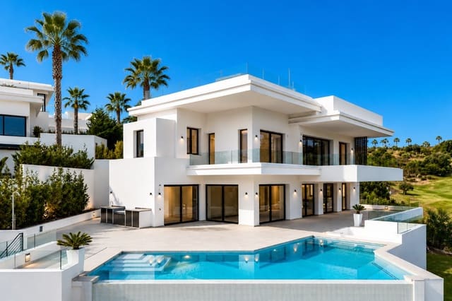 4 makuuhuone Huvila myytävänä paikassa Marbella mukana uima-altaan 
autotalli - 2 990 000 € (Ref: 9845145)