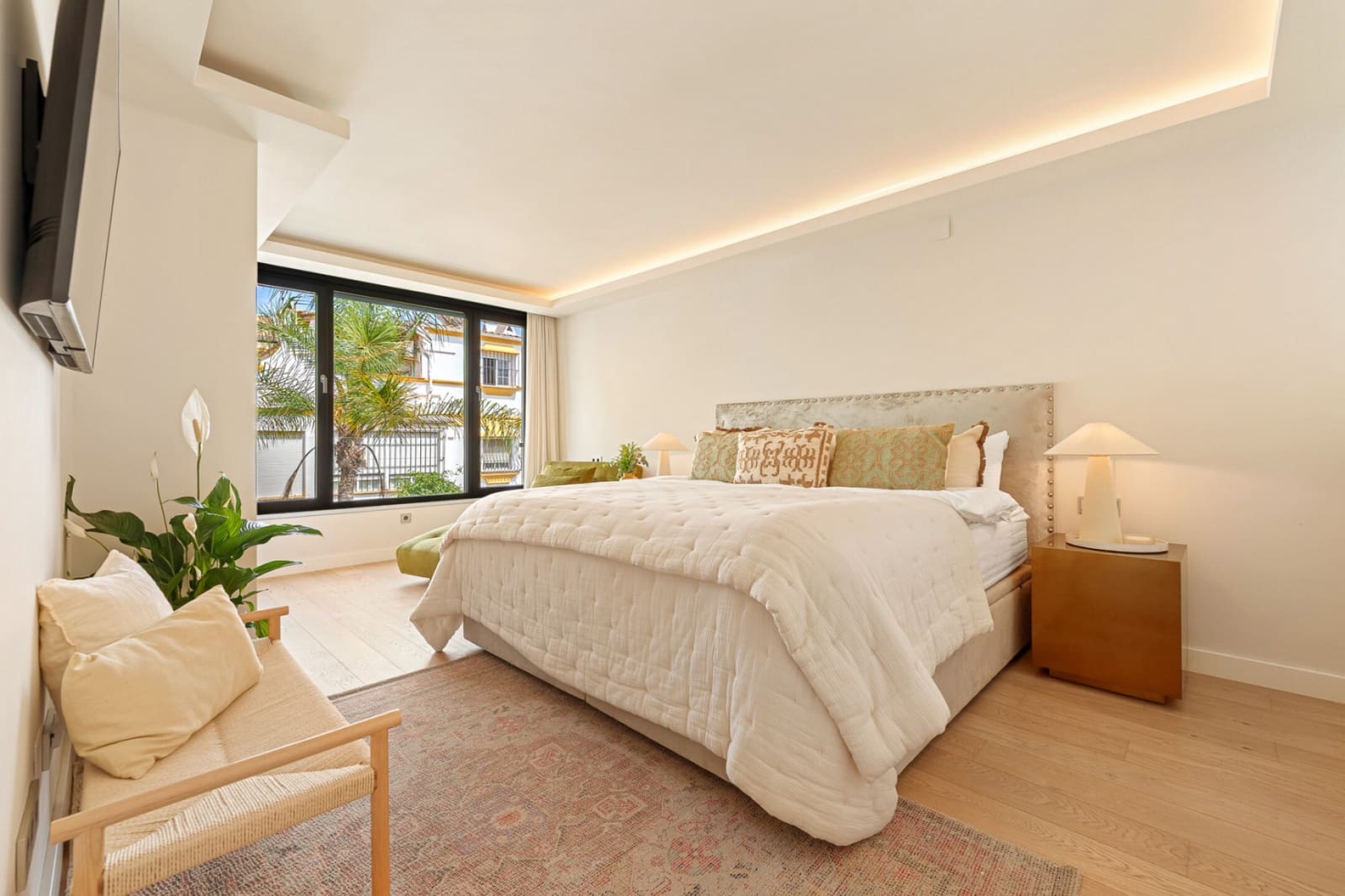 4 bedroom Townhouse for sale in Marbella - € 2,895,000 (Ref: 9845146)
