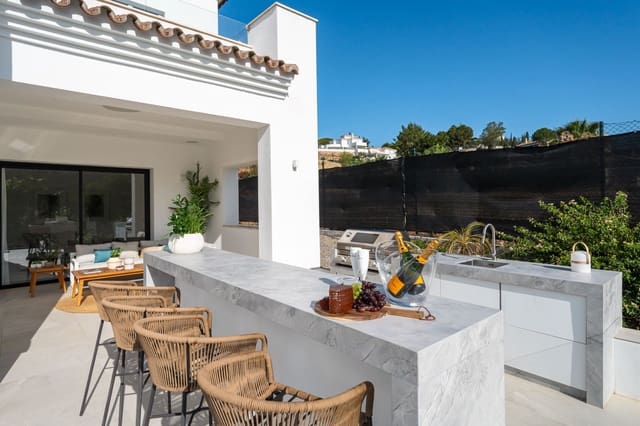 5 sovrum Villa till salu i Marbella med pool garage - 2 999 000 € (Ref: 9845147)