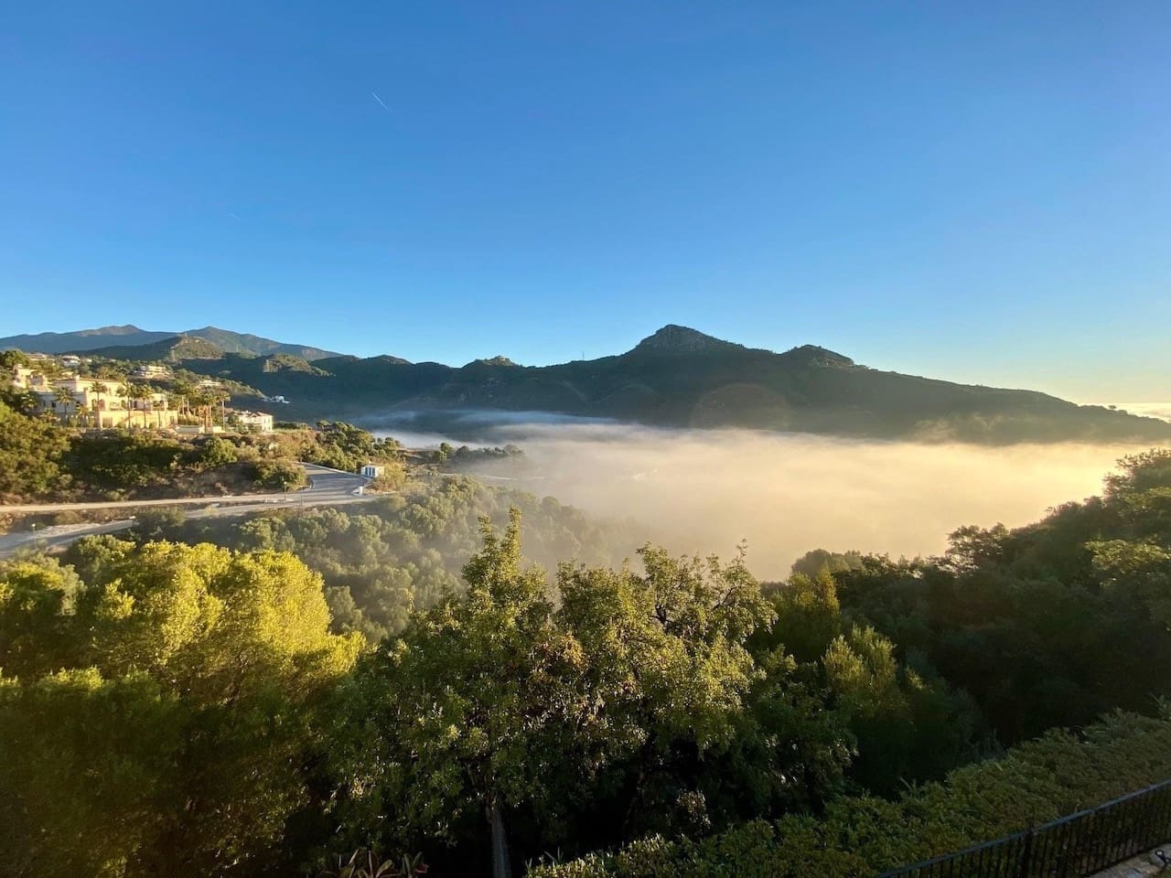 4 bedroom Villa for sale in Marbella with pool garage - € 2,520,000 (Ref: 9845158)