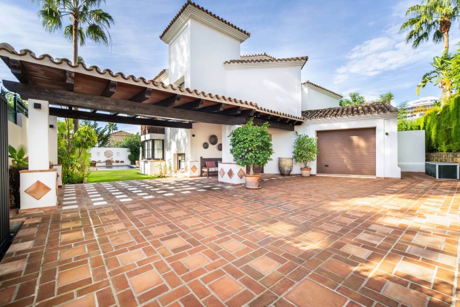 4 quarto Moradia para venda em Benahavis com piscina garagem - 2 950 000 € (Ref: 9845159)