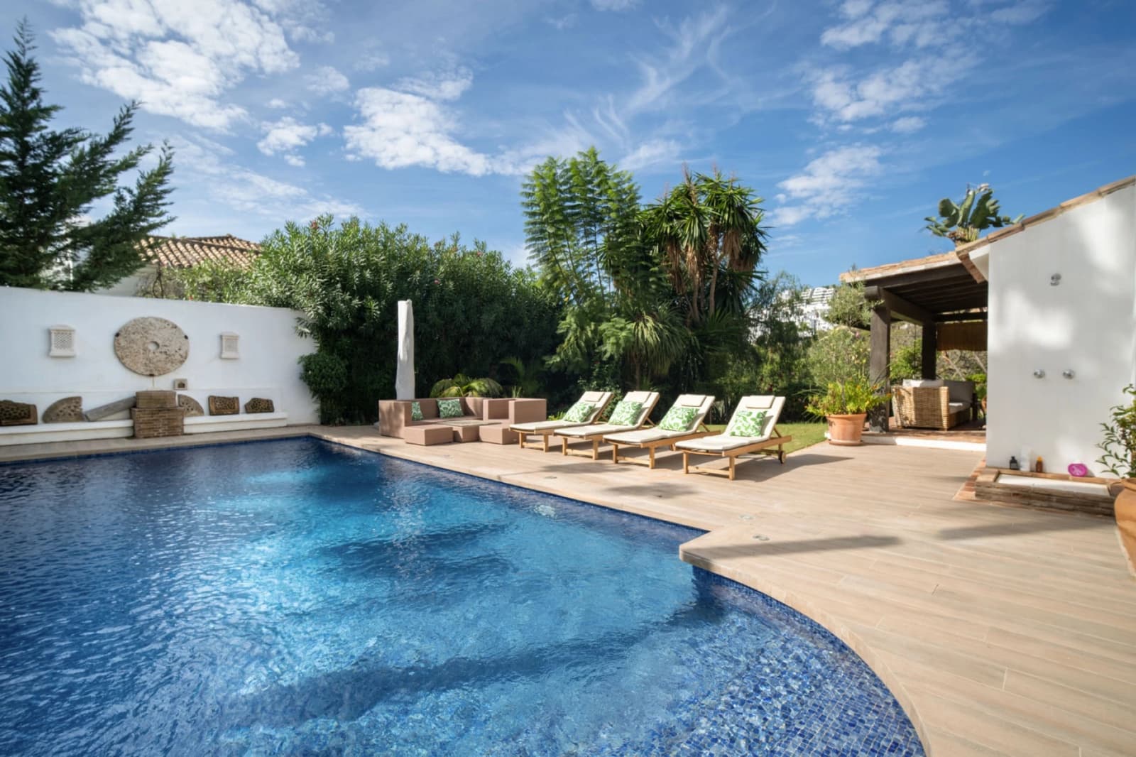 4 quarto Moradia para venda em Benahavis com piscina garagem - 2 950 000 € (Ref: 9845159)