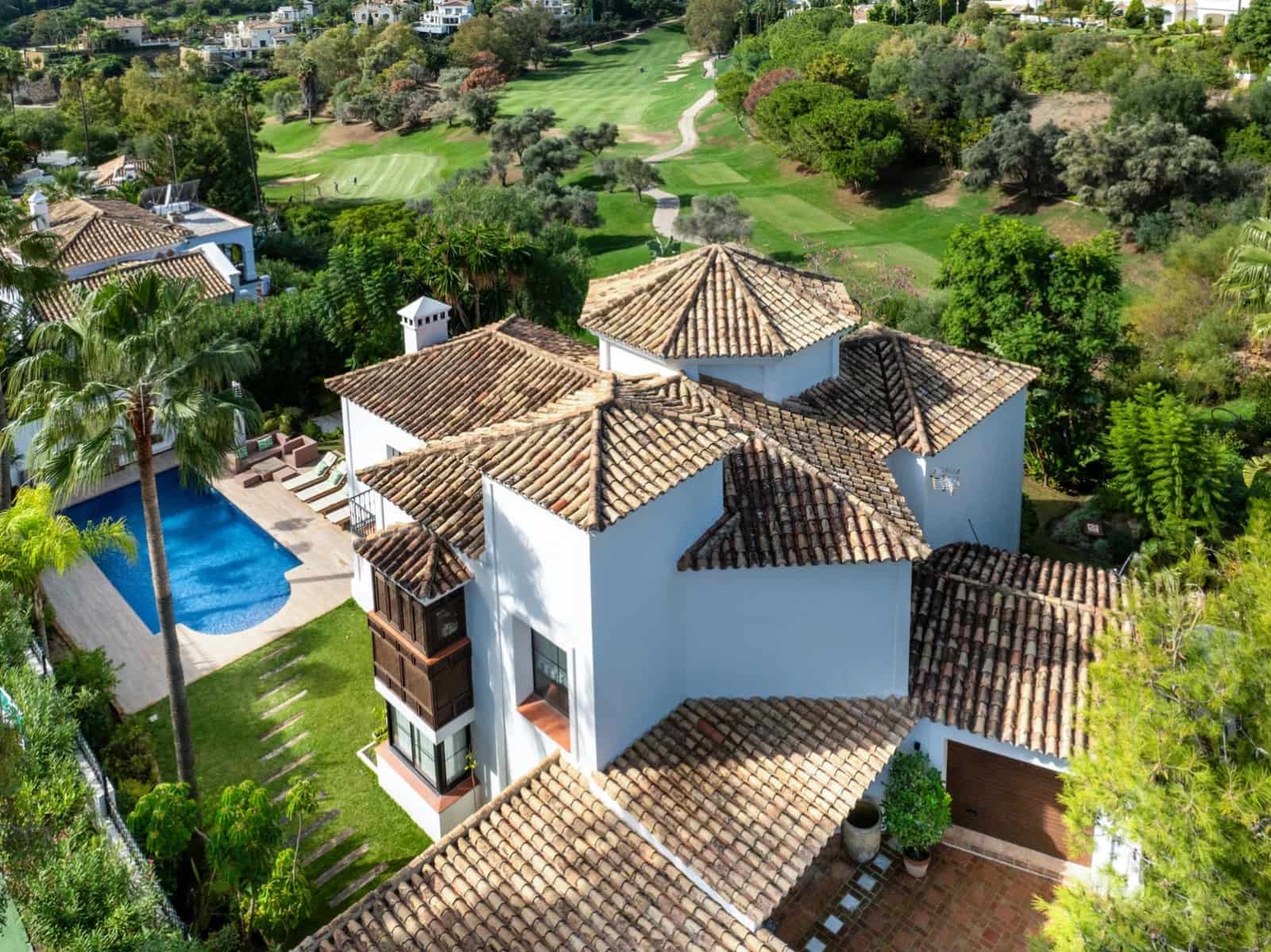 4 quarto Moradia para venda em Benahavis com piscina garagem - 2 950 000 € (Ref: 9845159)
