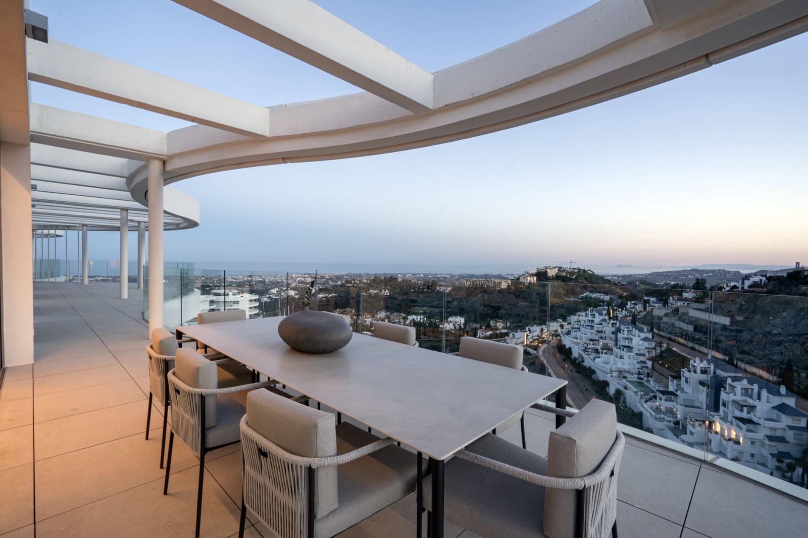 4 slaapkamer Penthouse te koop in Marbella met zwembad garage - € 2.945.000 (Ref: 9845160)