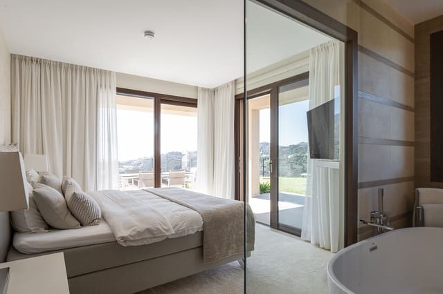 3 quarto Apartamento para venda em Benahavís com piscina garagem - 1 290 000 € (Ref: 9845163)