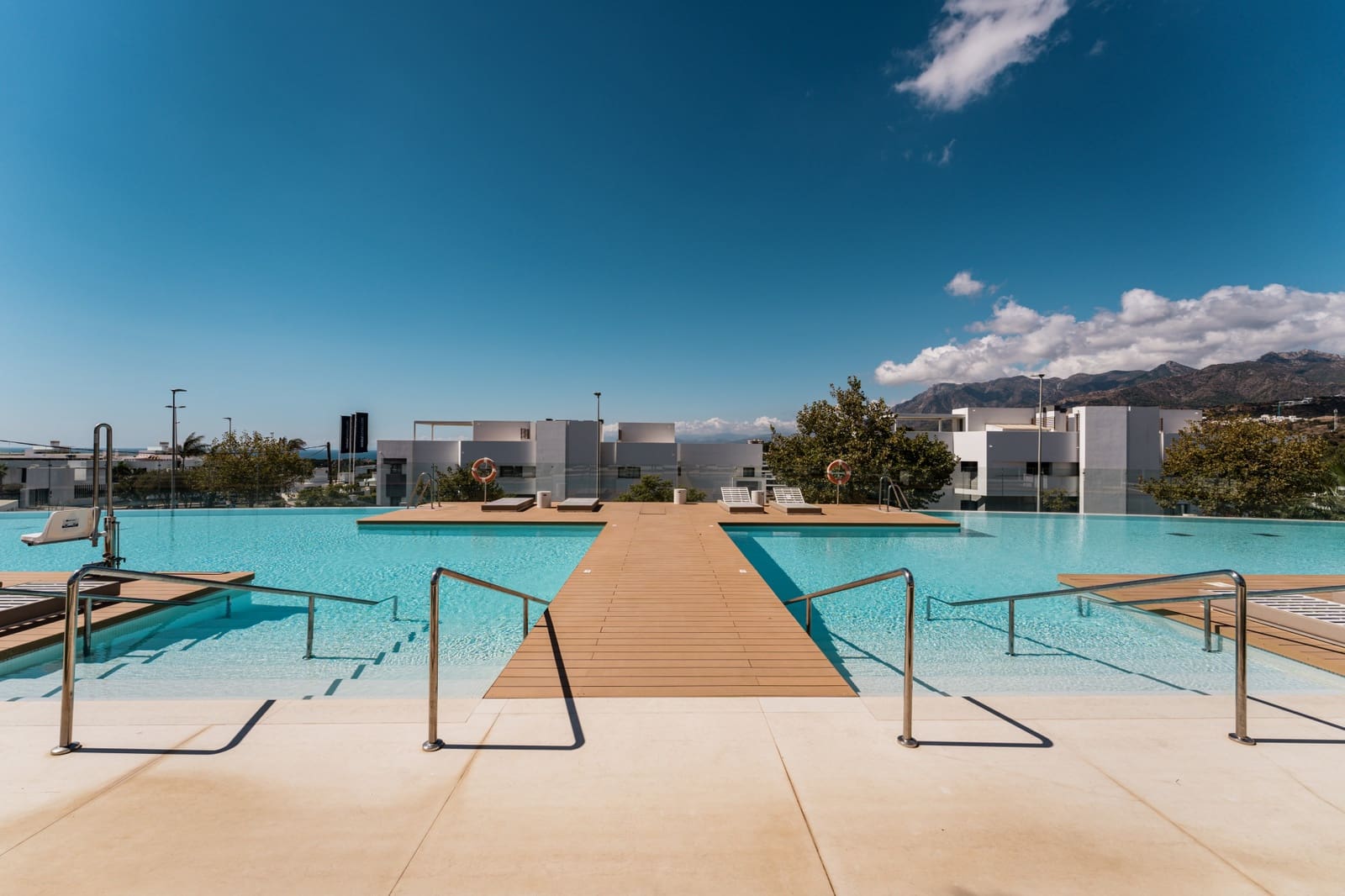 4 quarto Apartamento para venda em Marbella com piscina garagem - 1 495 000 € (Ref: 9845165)
