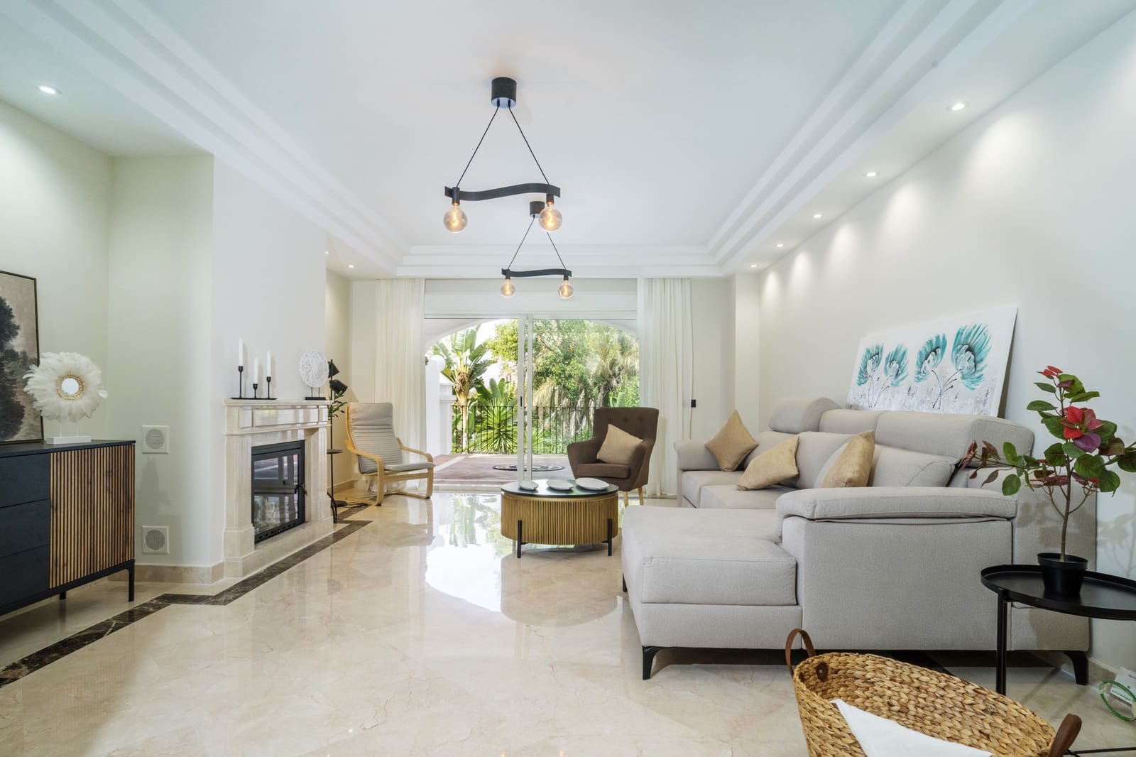 3 makuuhuone Huoneisto myytävänä paikassa Golden Mile mukana uima-altaan 
autotalli - 1 020 000 € (Ref: 9845166)