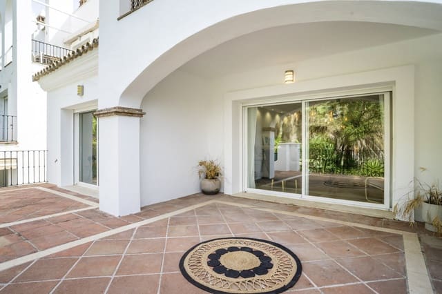 Apartamento de 3 habitaciones en Golden Mile, Marbella en venta con piscina garaje - 1.020.000 € (Ref: 9845166)