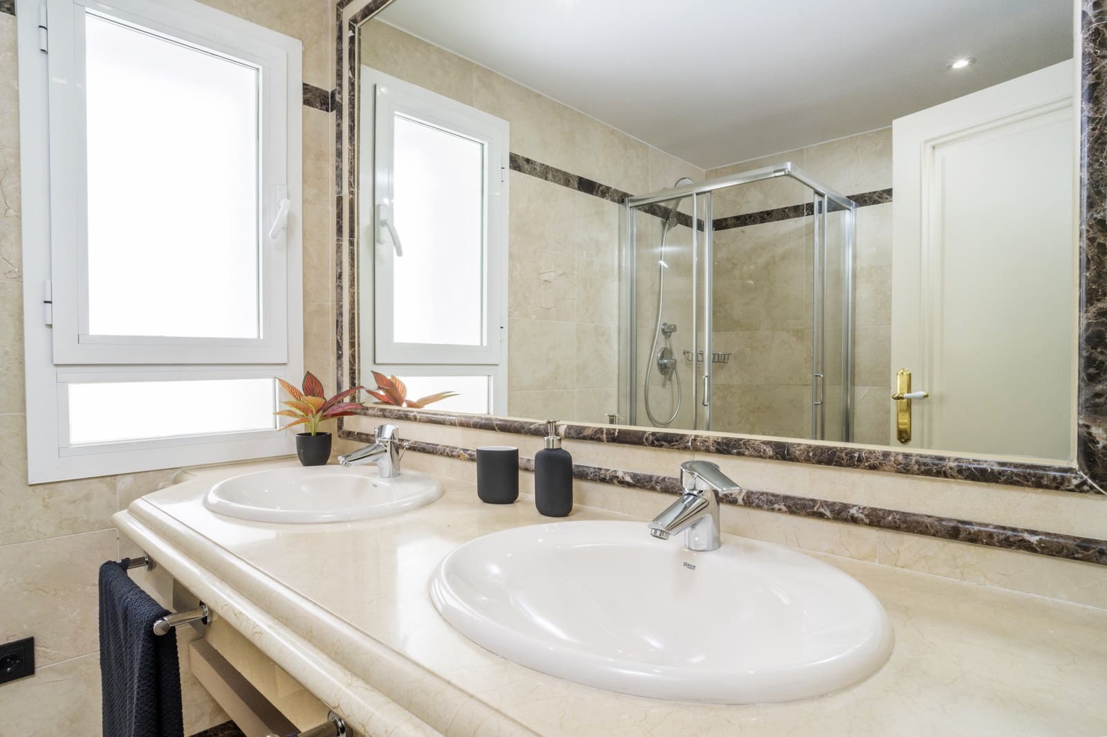 3 bedroom Apartment for sale in Golden Mile with pool garage - € 1,020,000 (Ref: 9845166)