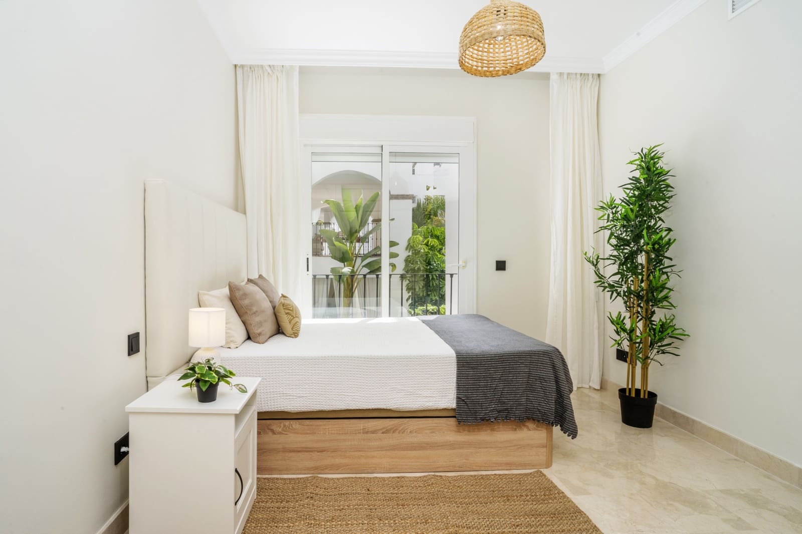 3 bedroom Apartment for sale in Golden Mile with pool garage - € 1,020,000 (Ref: 9845166)