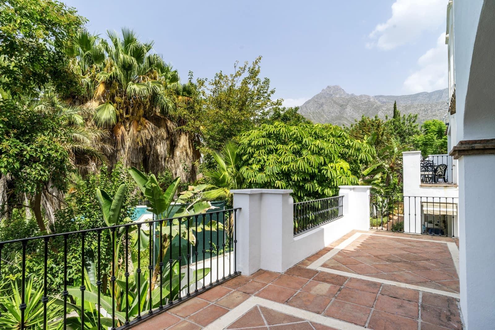 3 bedroom Apartment for sale in Golden Mile with pool garage - € 1,020,000 (Ref: 9845166)