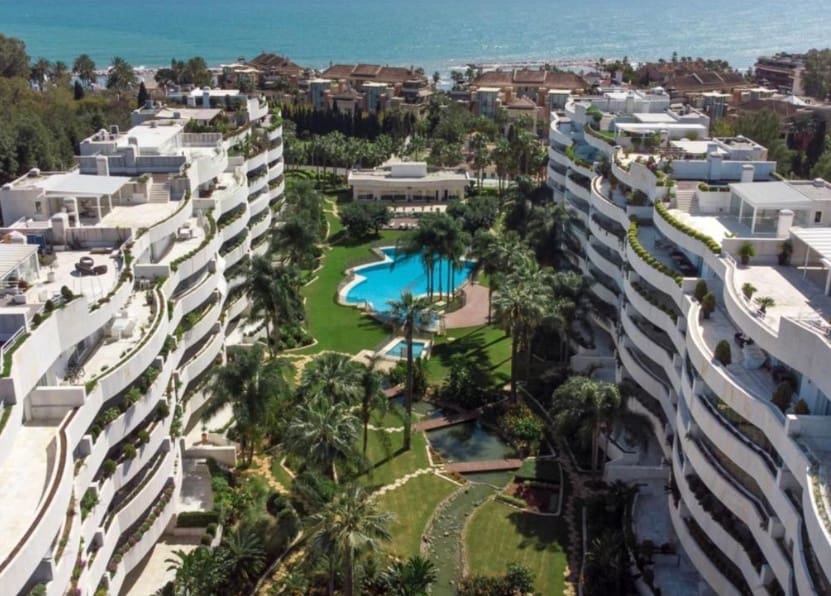 3 bedroom Apartment for sale in Puerto Banus with pool garage - € 1,000,000 (Ref: 9845170)