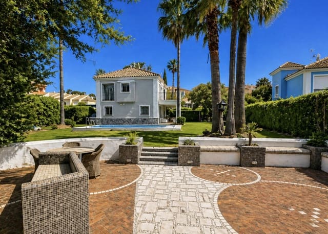 4 soverom Villa til salgs i Manilva med svømmebasseng garasje - € 895 000 (Ref: 9845171)
