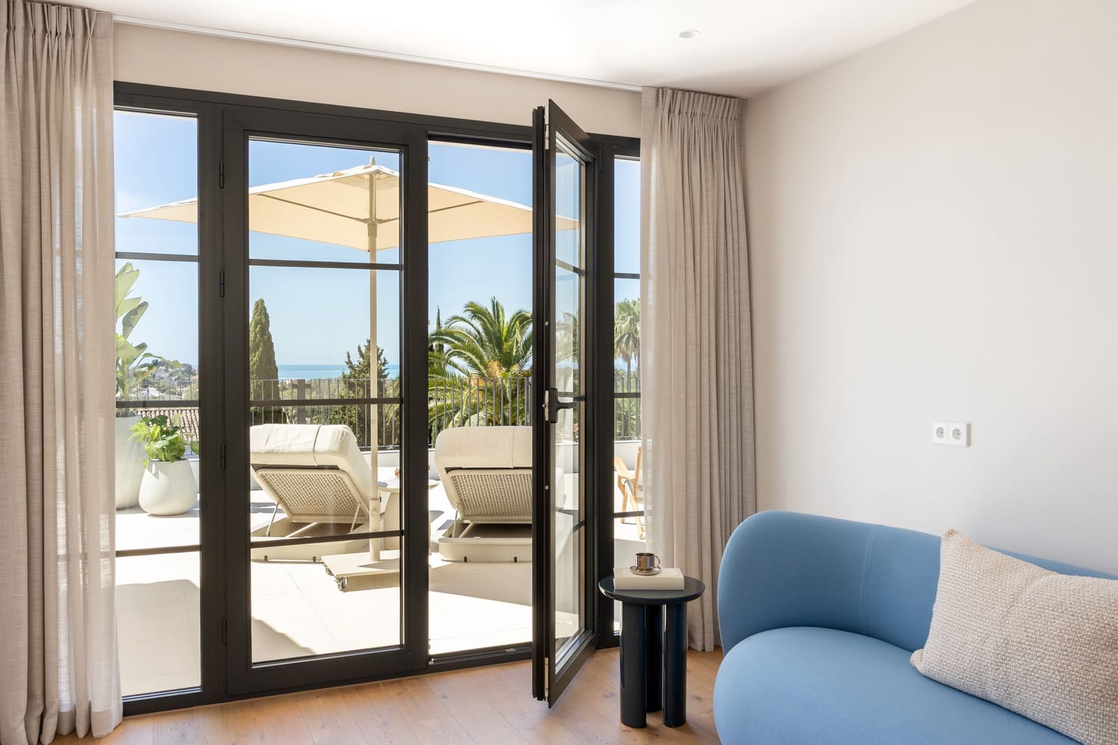 4 chambre Villa/Maison à vendre à El Paraiso avec piscine garage - 3 495 000 € (Ref: 9855121)