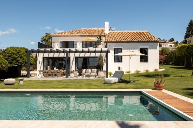 4 bedroom Villa for sale in El Paraiso, Estepona with pool garage - € 3,495,000 (Ref: 9855121)