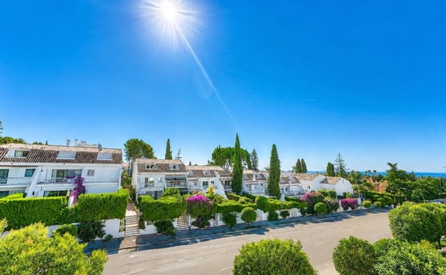 3 bedroom Townhouse for sale in Marbella with pool garage - € 750,000 (Ref: 9868361)