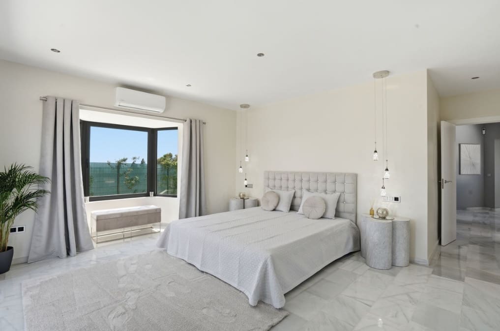 4 quarto Moradia para venda em Mijas Costa com piscina garagem - 1 599 000 € (Ref: 9868362)