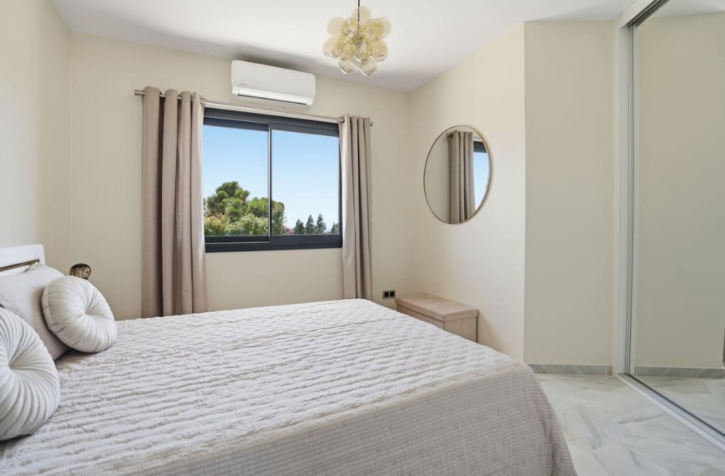 4 quarto Moradia para venda em Mijas Costa com piscina garagem - 1 599 000 € (Ref: 9868362)