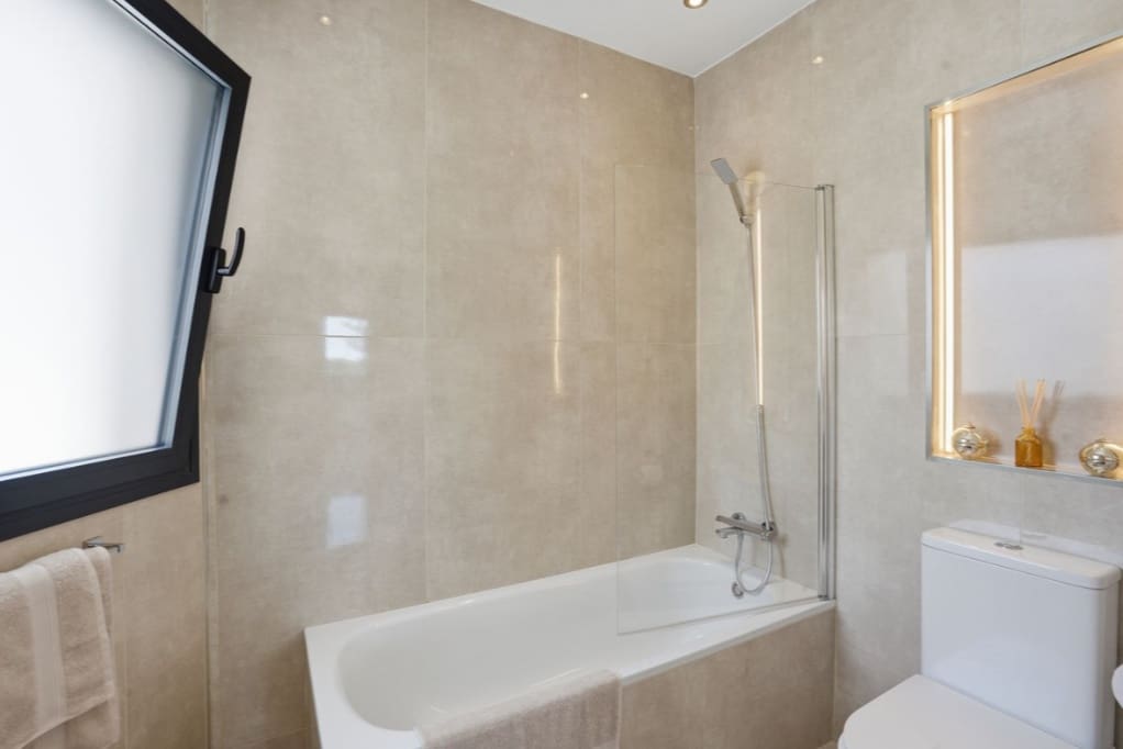 4 quarto Moradia para venda em Mijas Costa com piscina garagem - 1 599 000 € (Ref: 9868362)