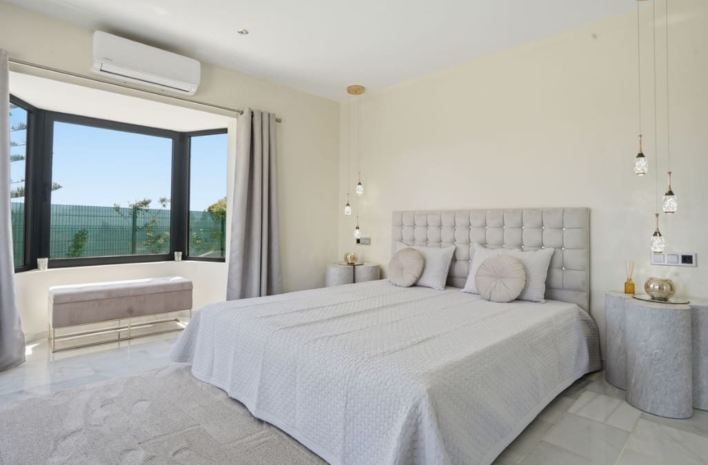 4 quarto Moradia para venda em Mijas Costa com piscina garagem - 1 599 000 € (Ref: 9868362)