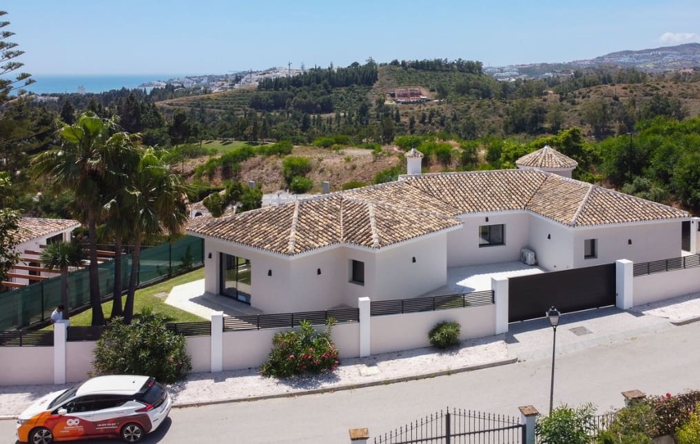 4 quarto Moradia para venda em Mijas Costa com piscina garagem - 1 599 000 € (Ref: 9868362)