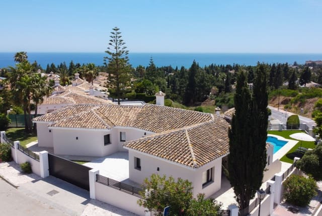 4 soverom Villa til salgs i Mijas Costa, Mijas med svømmebasseng garasje - € 1 599 000 (Ref: 9868362)