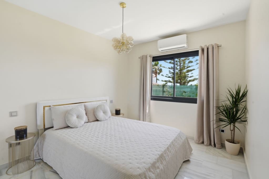 4 quarto Moradia para venda em Mijas Costa com piscina garagem - 1 599 000 € (Ref: 9868362)