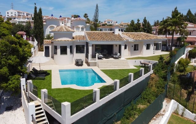 4 soverom Villa til salgs i Mijas Costa, Mijas med svømmebasseng garasje - € 1 599 000 (Ref: 9868362)