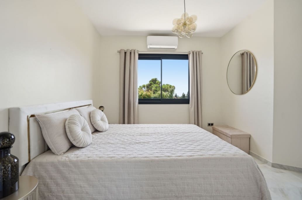 4 quarto Moradia para venda em Mijas Costa com piscina garagem - 1 599 000 € (Ref: 9868362)
