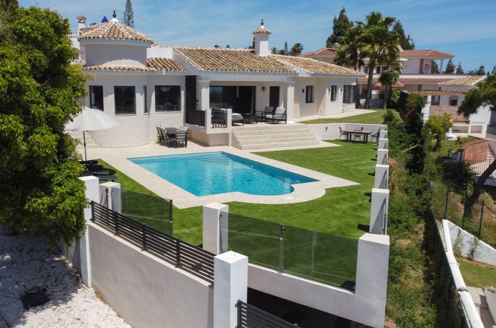 4 quarto Moradia para venda em Mijas Costa com piscina garagem - 1 599 000 € (Ref: 9868362)