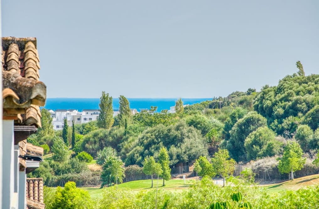 Chalet de 3 habitaciones en Estepona en venta con garaje - 885.000 € (Ref: 9868363)