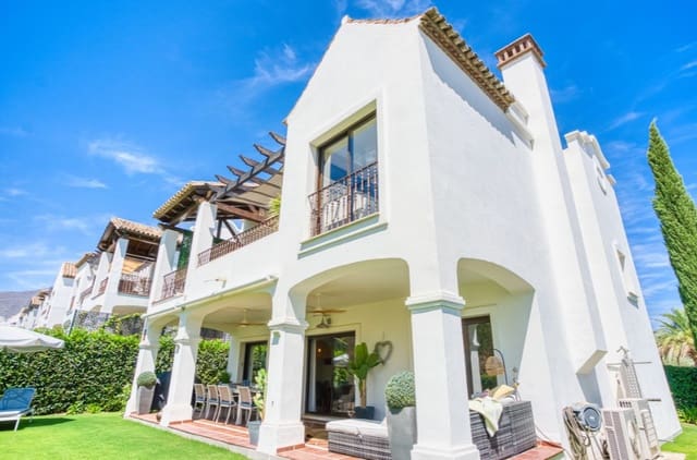 3 chambre Villa/Maison à vendre à Estepona avec garage - 885 000 € (Ref: 9868363)
