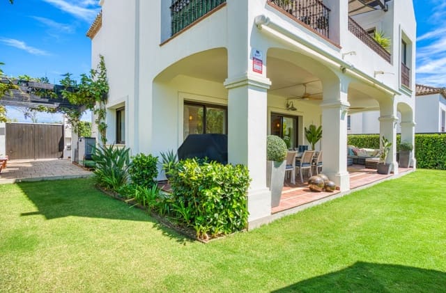 3 chambre Villa/Maison à vendre à Estepona avec garage - 885 000 € (Ref: 9868363)