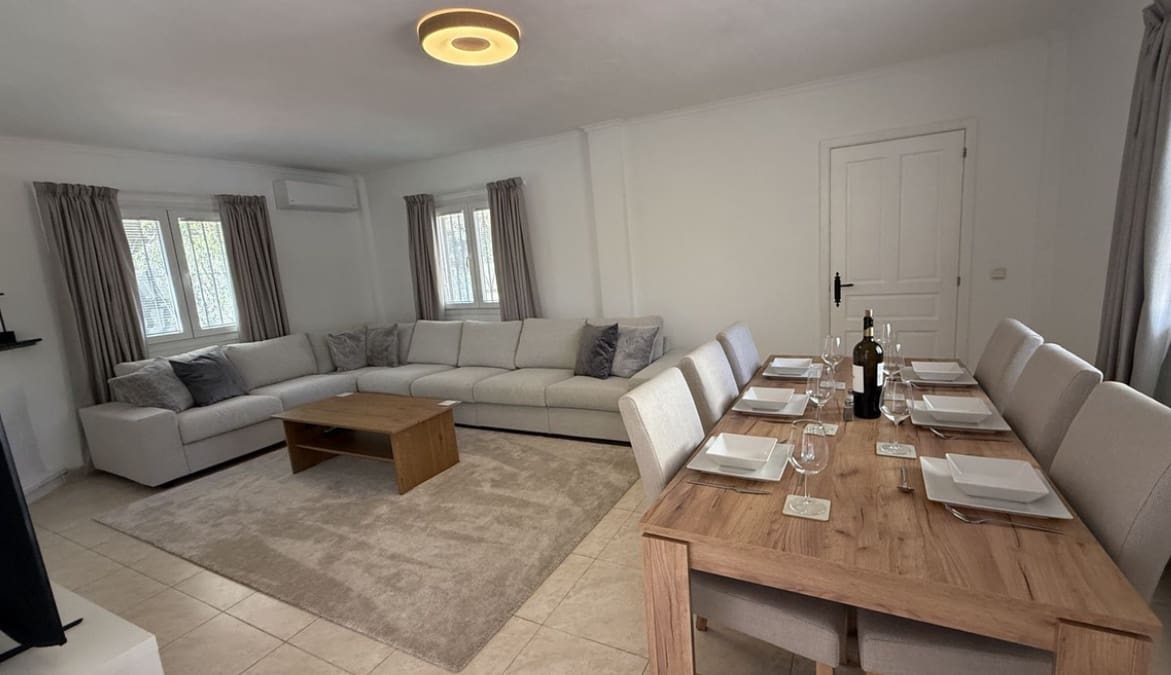 4 slaapkamer Villa te koop in Mijas Costa met zwembad - € 750.000 (Ref: 9868364)