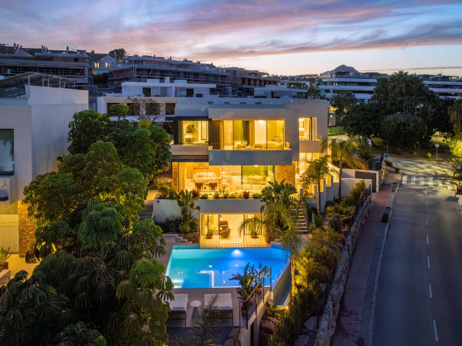 Chalet de 4 habitaciones en Marbella en venta con piscina garaje - 2.750.000 € (Ref: 9878151)