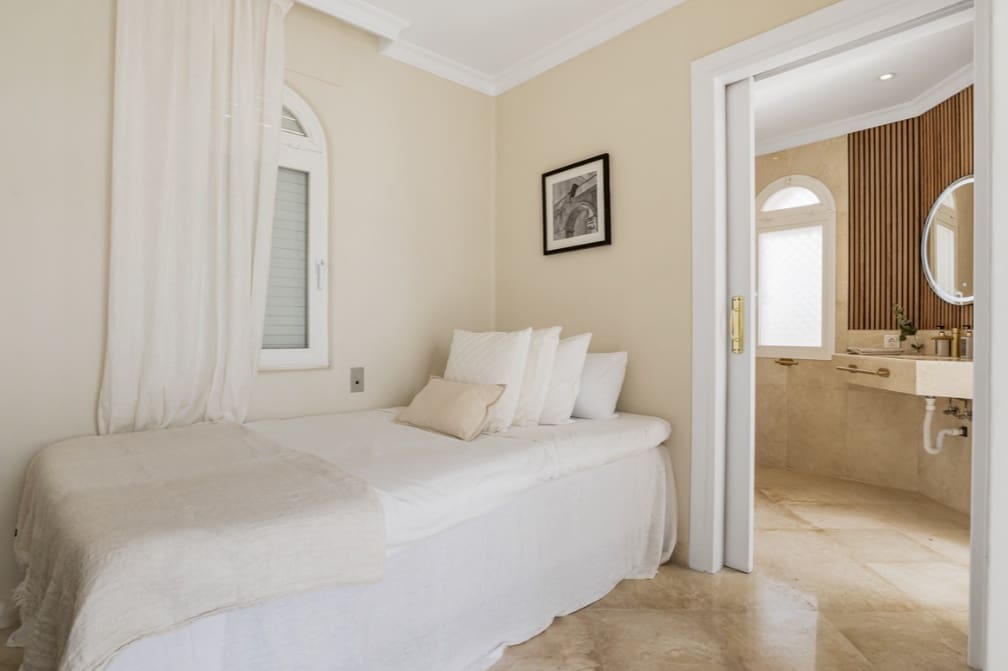 3 bedroom Penthouse for sale in Golden Mile with pool garage - € 1,395,000 (Ref: 9878152)