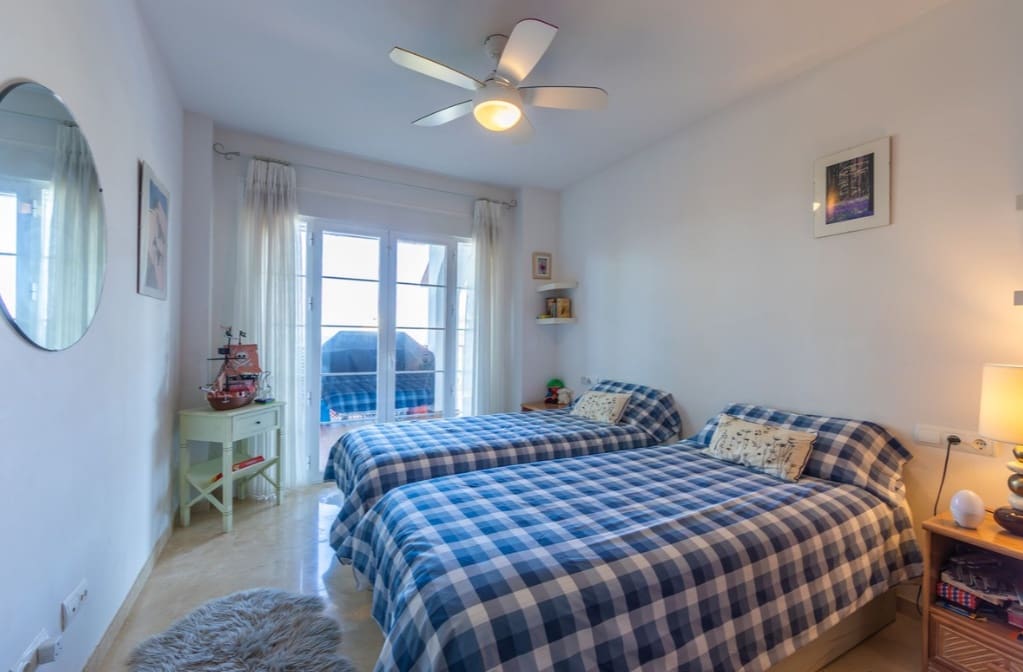 3 quarto Moradia para venda em San Luis de Sabinillas com piscina garagem - 875 000 € (Ref: 9878153)