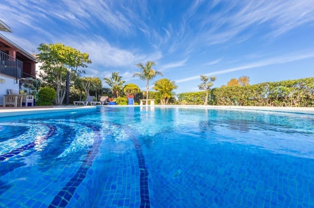 3 quarto Moradia para venda em San Luis de Sabinillas, Manilva com piscina garagem - 875 000 € (Ref: 9878153)