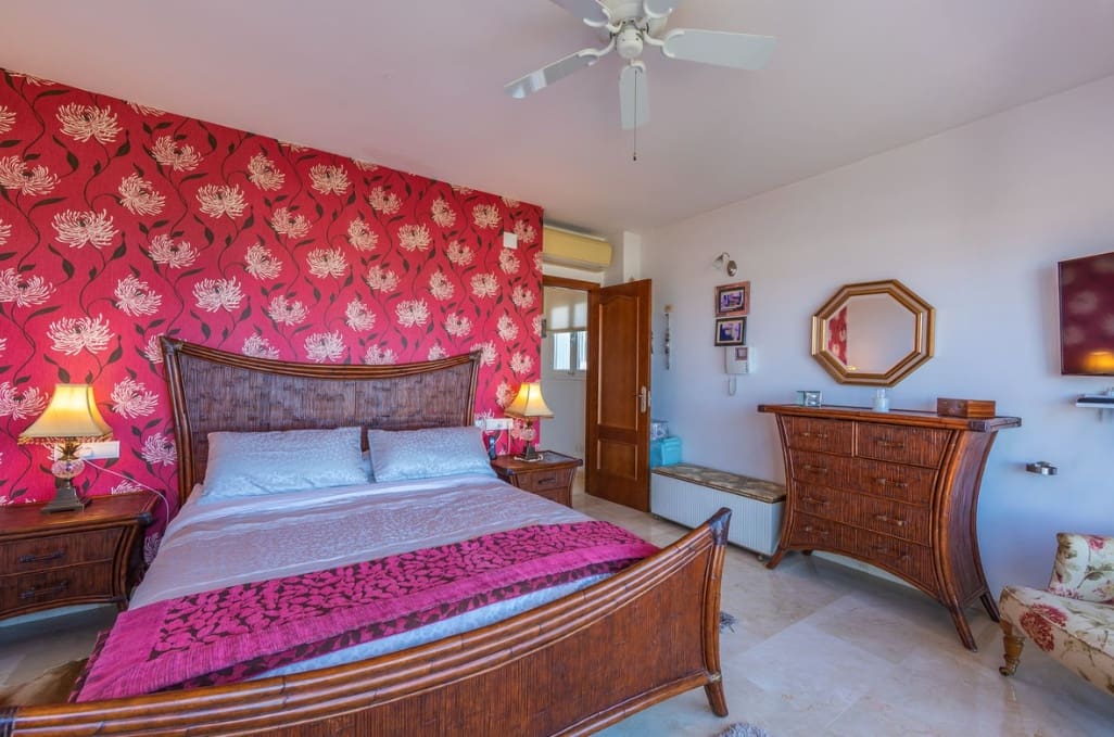 3 quarto Moradia para venda em San Luis de Sabinillas com piscina garagem - 875 000 € (Ref: 9878153)
