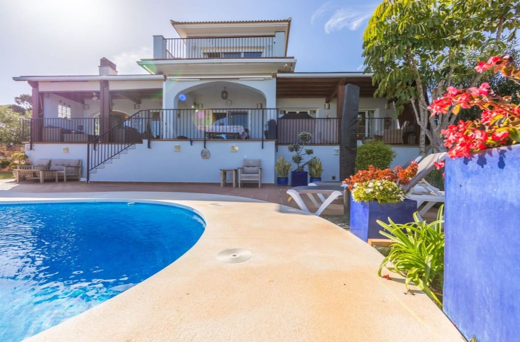 3 quarto Moradia para venda em San Luis de Sabinillas com piscina garagem - 875 000 € (Ref: 9878153)