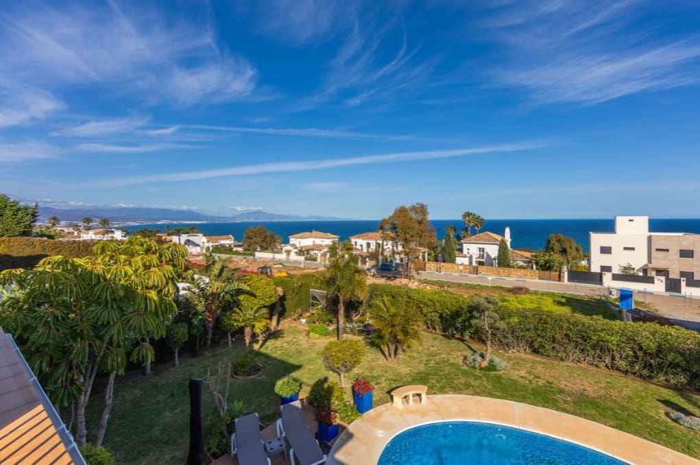 3 quarto Moradia para venda em San Luis de Sabinillas com piscina garagem - 875 000 € (Ref: 9878153)