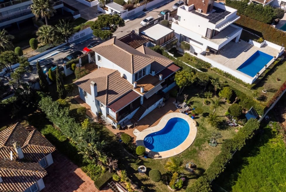3 quarto Moradia para venda em San Luis de Sabinillas com piscina garagem - 875 000 € (Ref: 9878153)