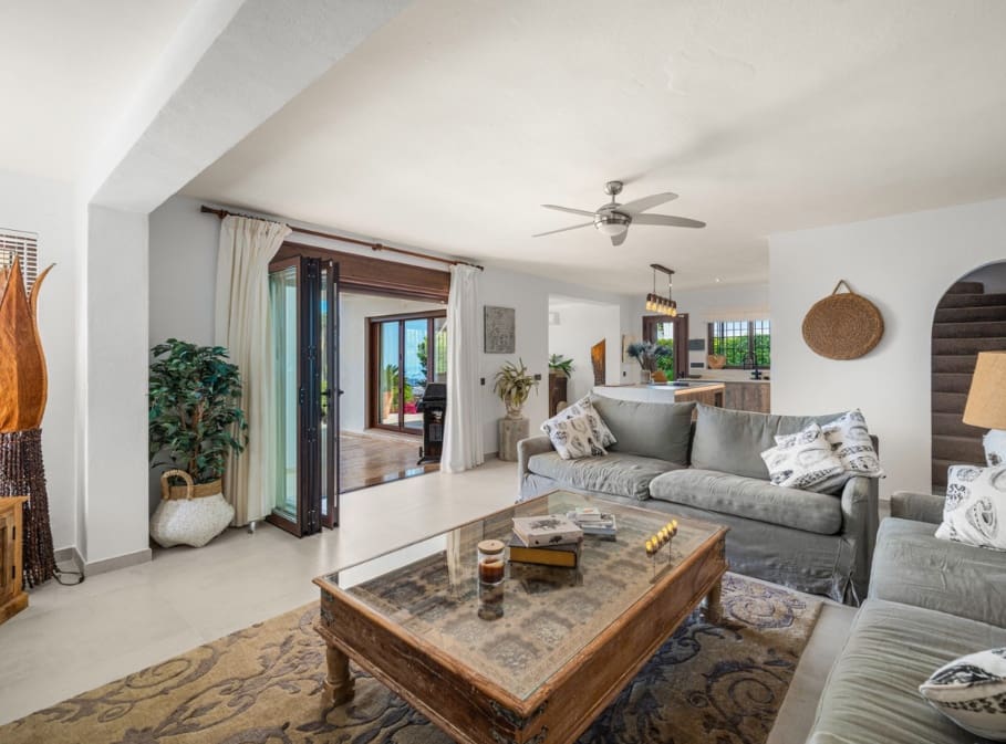 4 bedroom Villa for sale in Mijas with pool garage - € 995,000 (Ref: 9878154)