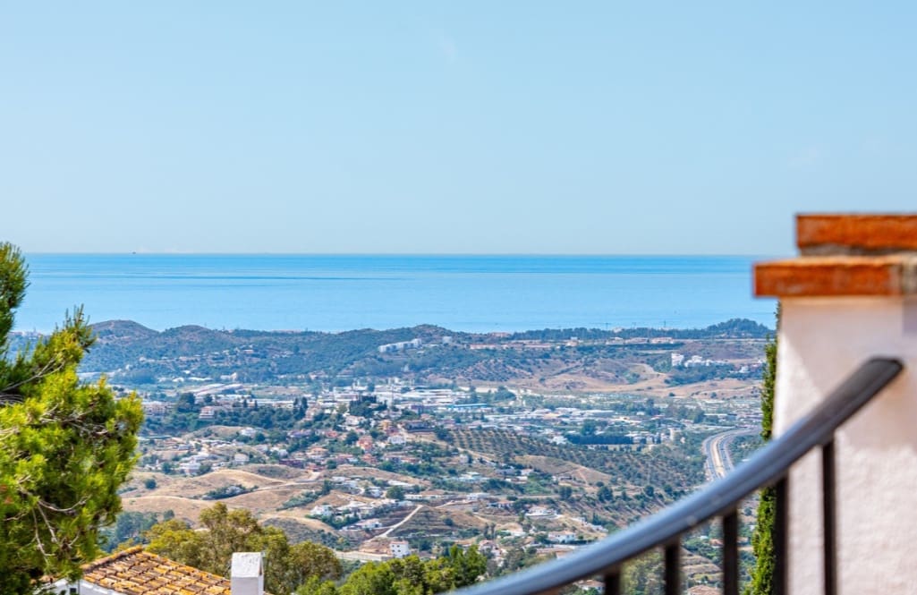 4 bedroom Villa for sale in Mijas with pool garage - € 995,000 (Ref: 9878154)
