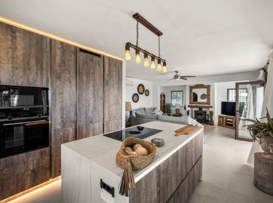 4 bedroom Villa for sale in Mijas with pool garage - € 995,000 (Ref: 9878154)